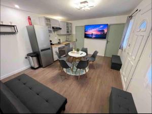 Villas KXX Private complex 15 min PARIS ParcExpo 12 bedrooms : photos des chambres