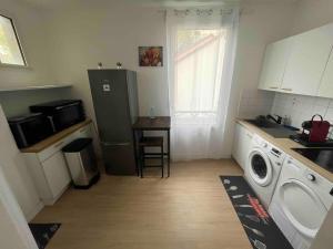 Villas KXX Private complex 15 min PARIS ParcExpo 12 bedrooms : photos des chambres