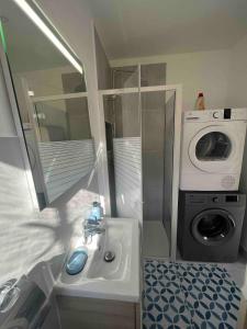 Villas KXX Private complex 15 min PARIS ParcExpo 12 bedrooms : photos des chambres