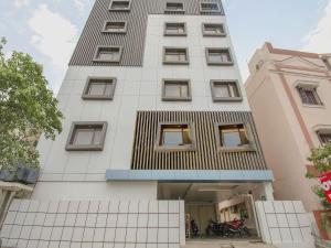 Super Capital O V Hotel