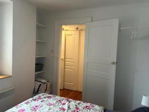 Appartements APPARTEMENT T2 4 PERSONNES Wifi et Climatisation : photos des chambres