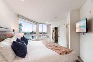 Opal Escape - Penthouse Marina view Private Rooftop