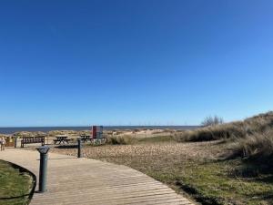 3-Bed Seaside Holiday Home & Parking