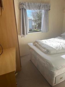 3-Bed Seaside Holiday Home & Parking