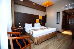 Gold Crest Hotel