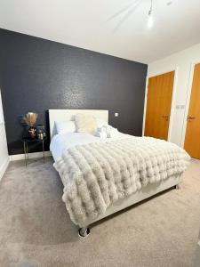 Auracasa 2 bed O2 Canning suite