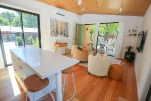 The Rocks - Olive Retreat - Bright