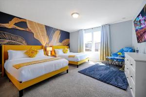 NEW 5 bed 4 bath, 20 Guests Resort Near Disney W PS5,BBQ, Pool