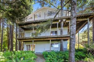 Cape Meares 4BR Oceanview Retreat King Bed