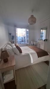 Charmant 2 pièces rénové avec goût, emplacement parfait