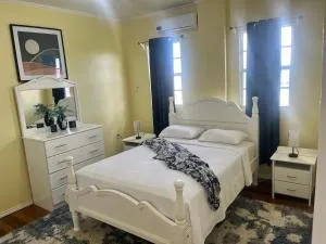 The Villa at Melanie - Luxury 3 Bedroom Apartment - 乔治敦