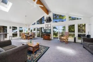 Vacation Home Cape Mearesking Beds4br - Tillamook