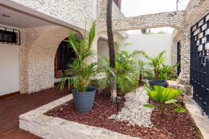 VIca Guest House Cancun - By Aloja RV