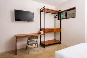 VIca Guest House Cancun - By Aloja RV