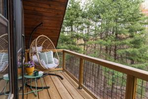 Stay Near Old RagWhite Oak Falls - Cozy Log Cabin