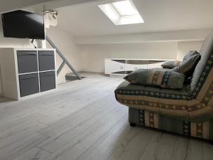 Maison avec cour 8 personnes - Bazarette