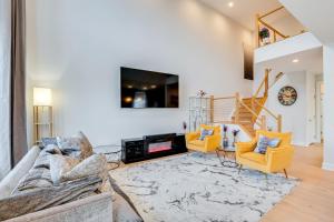 10 Mi to Morristown Stylish Home Near Trails!