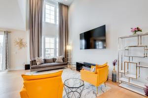 10 Mi to Morristown Stylish Home Near Trails!