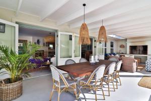 Ants Nest - private garden with pool