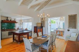 Nautilus on Grotto Beach - heated pool