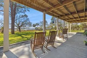 Old Florida Paradise - Steinhatchee