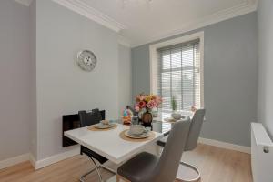 Richmond Terrace - Cosy and Modern Stay