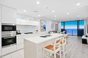 Oracle Tower 2 Luxury 33rd flr Ocean Views