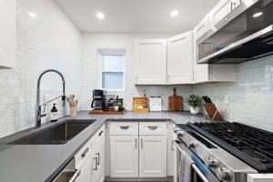HostWise Stays - The Palo - Stylish War Streets Retreat, Highly Walkable