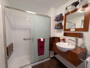 Squaw Valley Motel Room 6