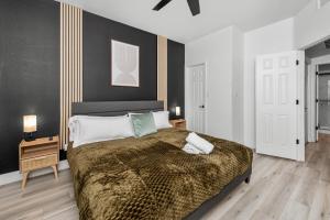 Sleek 2BR-Pool, Yoga Rm, Gym, Cabanas, BBQ,Prkng