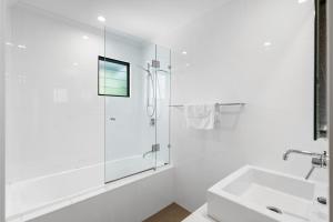 1 20 Kingfisher Drive Peregian Beach