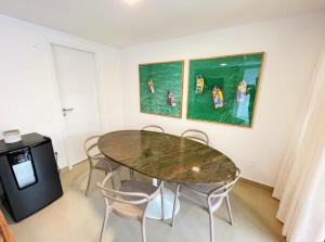 Pé na areia com piscina privativa e 3 suítes