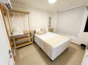 Pé na areia com piscina privativa e 3 suítes