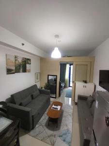 Minamalist modern Condo with Chic touches "Stenna"