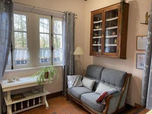Maisons de vacances Evasion Romantique: Charmant Gite 2 Pers., Parc Boise, Activites & Confort Tout Inclus - FR-1-381-455 : photos des chambres