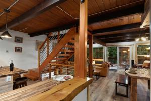 Bellingham A-Frame - Hot tub - Fireplace - Firepit