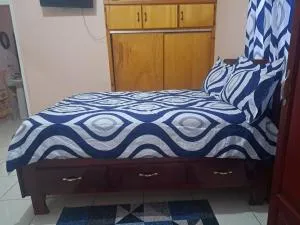 Muy Linda - Barnes Hill