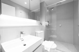 Heart Melbourne CBD 1Bedroom Apartment Balcony