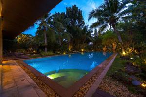 6 Bedroom Luxury Villa on Golf Course PH125