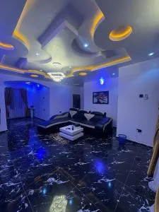 Cee&Tee BG 2BEDROOM FLAT - 2beds 247 Electricity - Sobande