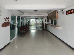 Phuengthong Building Mega Bangna