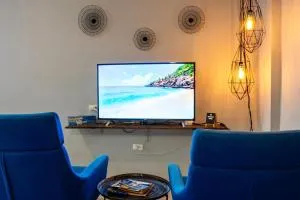 Rusty Blue Studio near Airport Wi-Fi Hot Wtr Gated - Crooked Tree