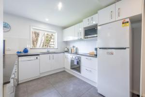 Shells on the Shore, 9 Lentara St- Wi-Fi, Air con, Boat Parking, Linen