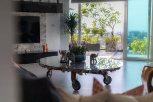 Seaview 10 bedroom villa Bangtao beach area