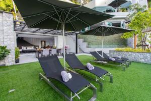 Seaview 10 bedroom villa Bangtao beach area