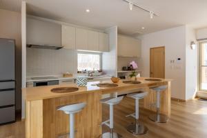 Tanuki House with spacious living room close to Rusutsu Resort