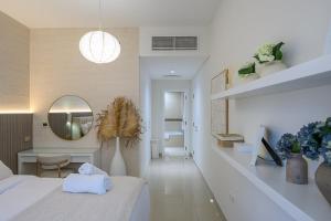 Luxury Apartment with Full Burj & Fountain Views