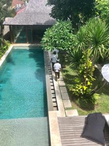 Villa Saffira, Seminyak - Pool, Garden, Rooftop - Walk to Beach and Cafes!
