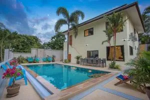 Spacious Family 5BR Villa Nikkie 3, Big Garden & Pool - 拉查亚伊岛