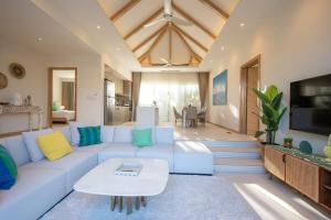 Modern 3BR Pool Villa T-Breeze